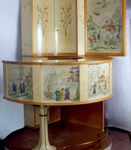 mid-century-italian-chinoiserie-cocktail-bar-and-stools-attributed-to-osvaldo-borsani-1970s-set-of-3-2.jpg